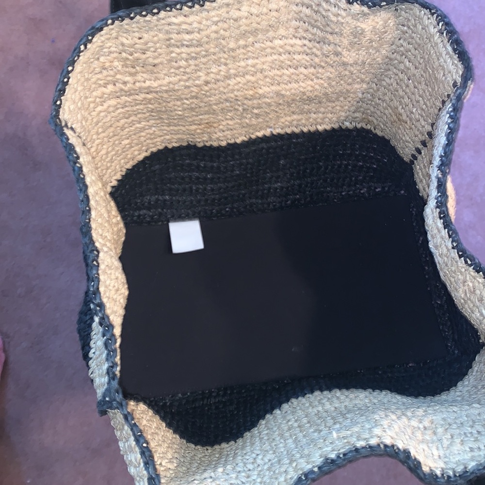 NWT woven black & tan bag - Picture 3 of 4
